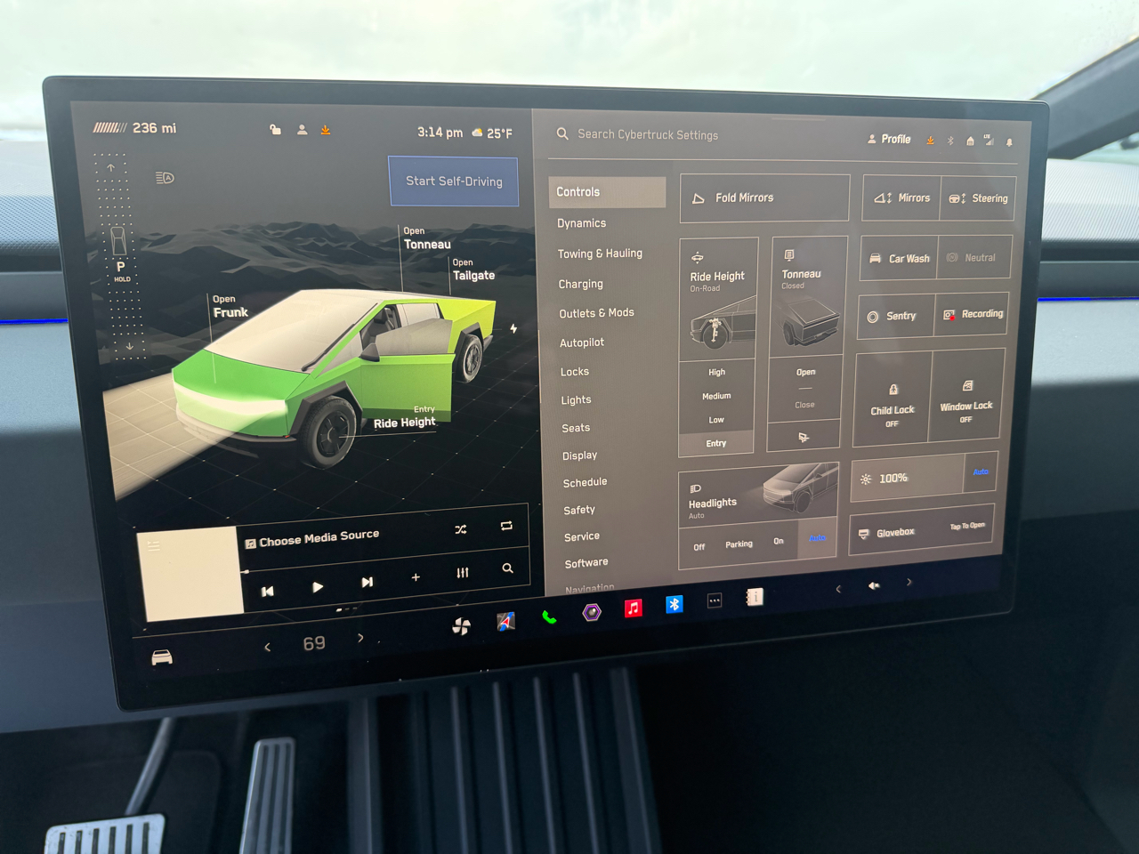 Tesla Cybertruck AWD 2025