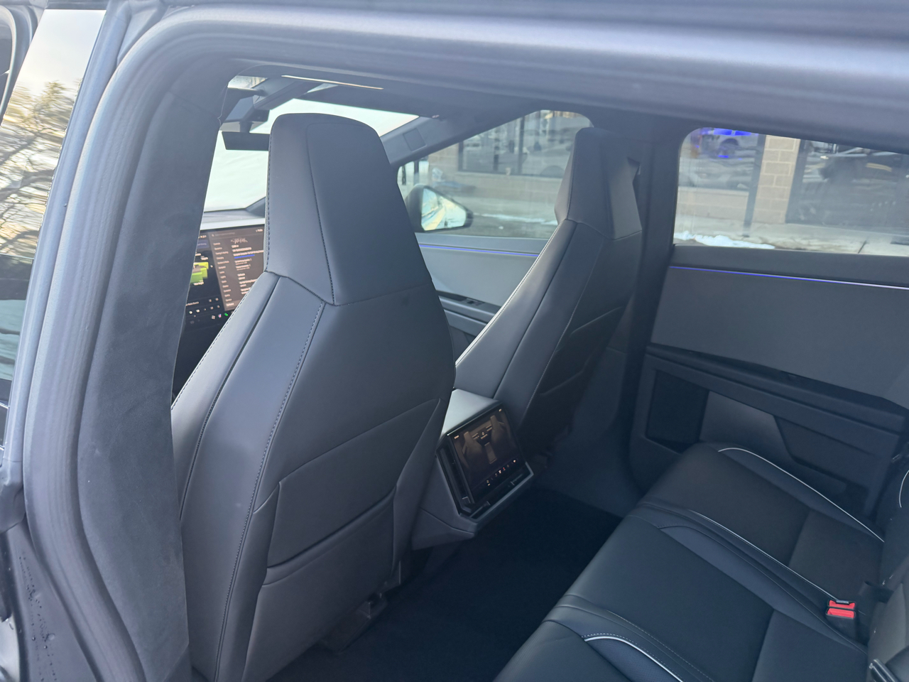 Tesla Cybertruck AWD 2025