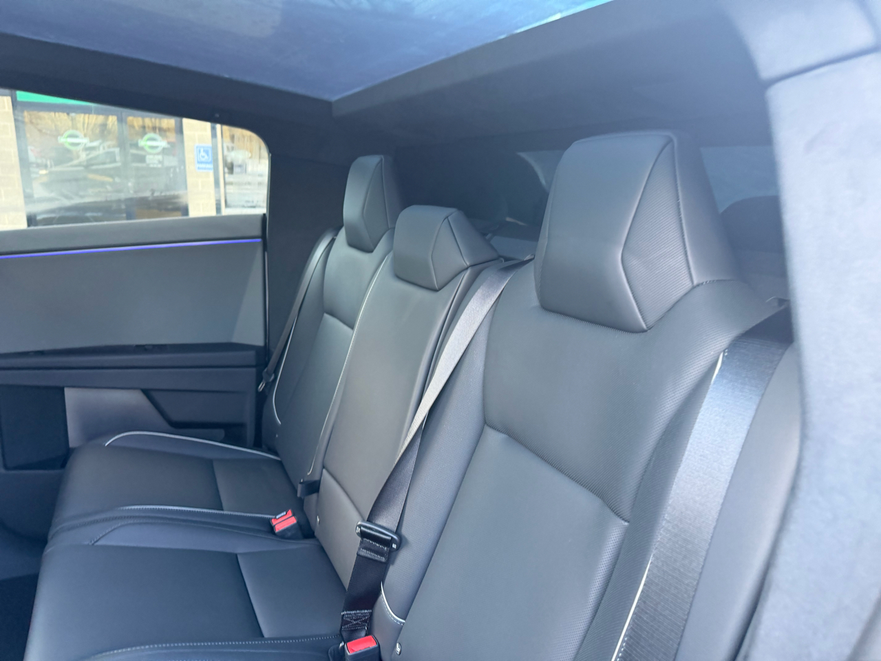 Tesla Cybertruck AWD 2025