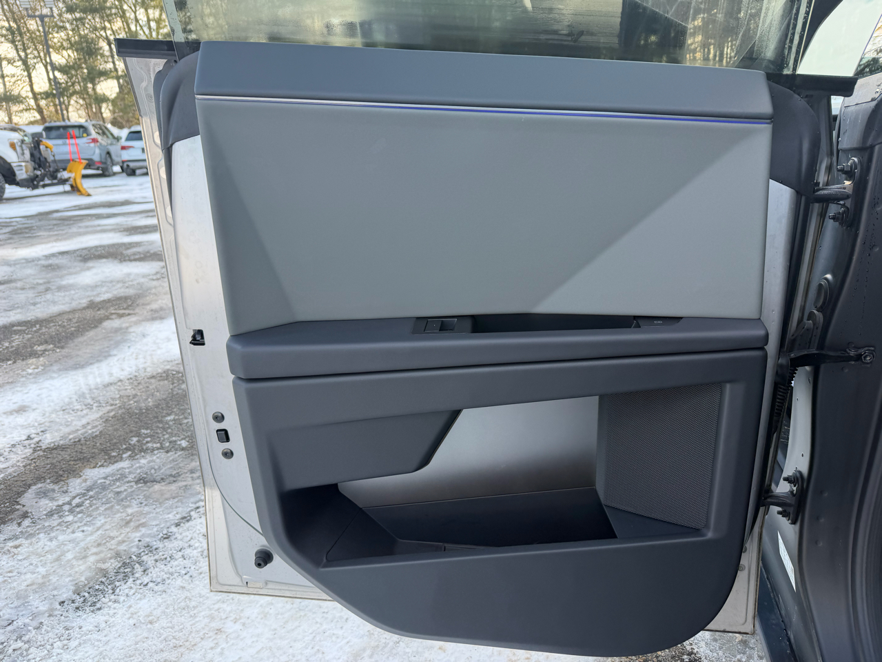 Tesla Cybertruck AWD 2025