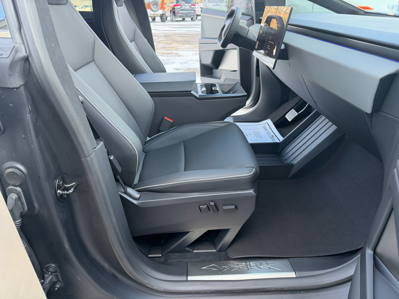 Tesla Cybertruck AWD 2025