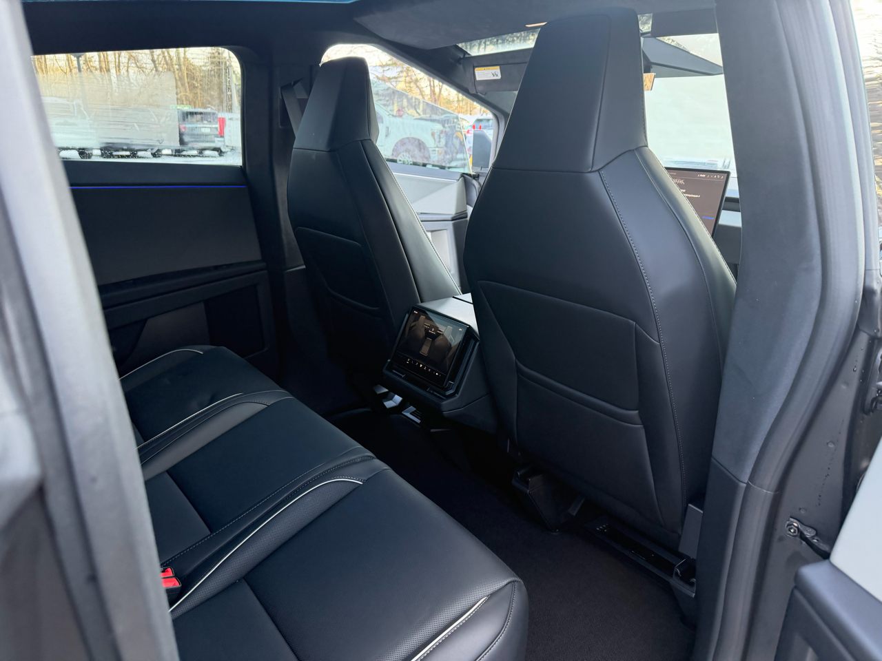 Tesla Cybertruck AWD 2025