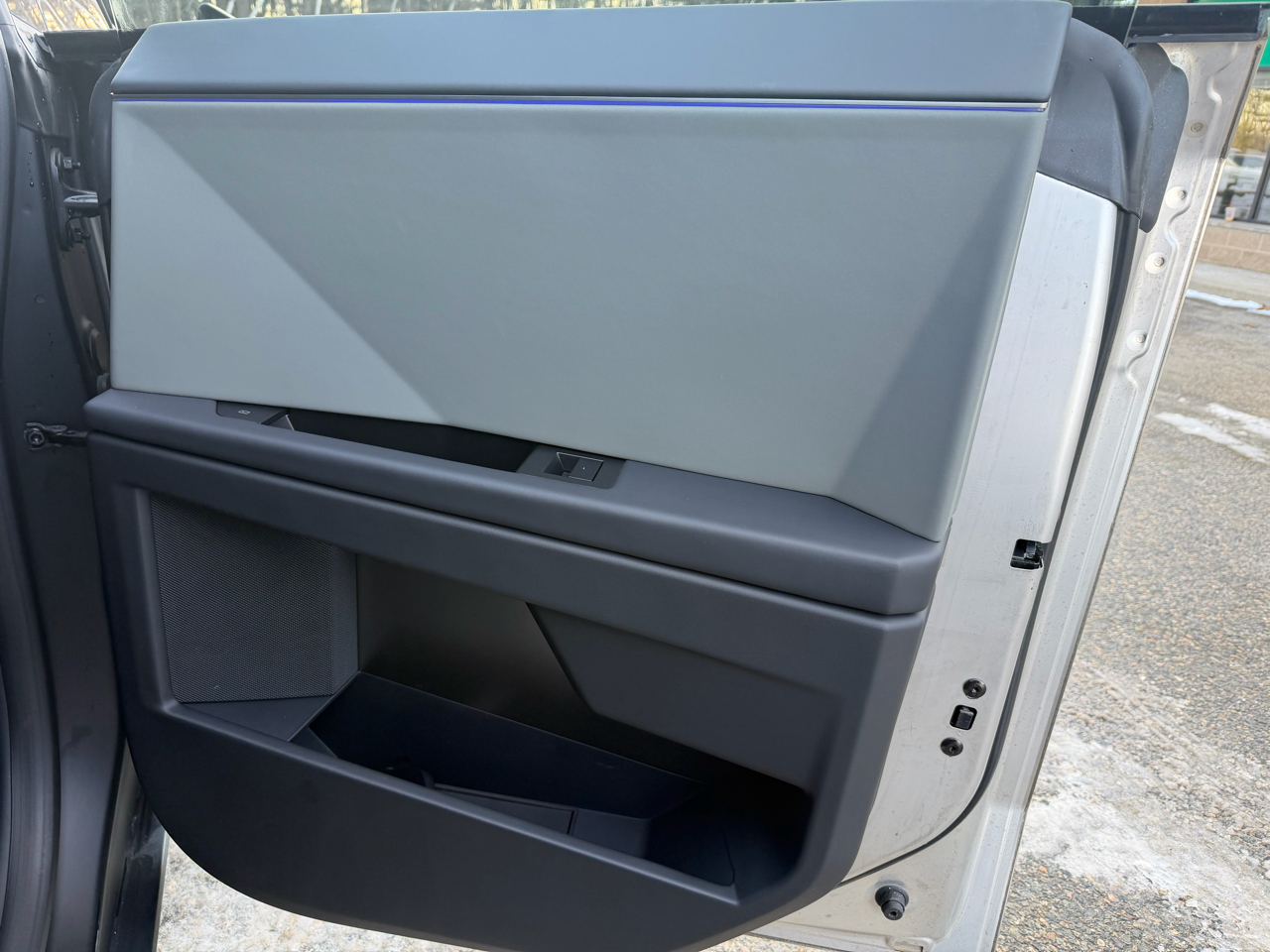 Tesla Cybertruck AWD 2025