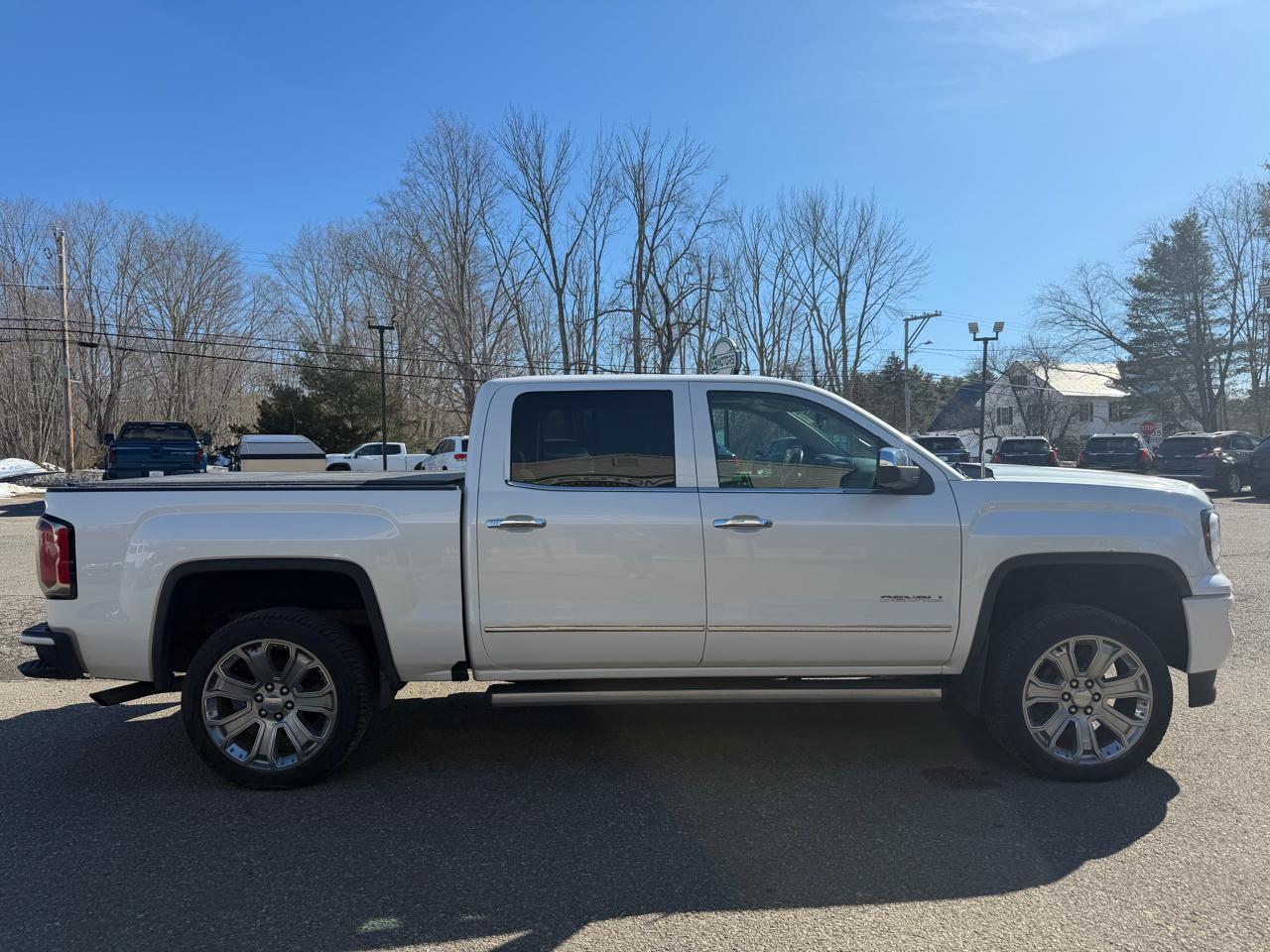GMC Sierra 1500 4WD Crew Cab 143.5" Denali 2018