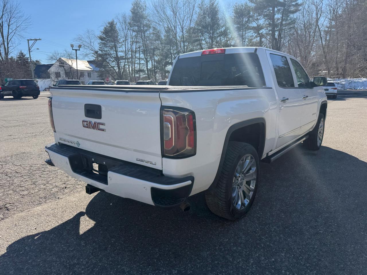 GMC Sierra 1500 4WD Crew Cab 143.5" Denali 2018