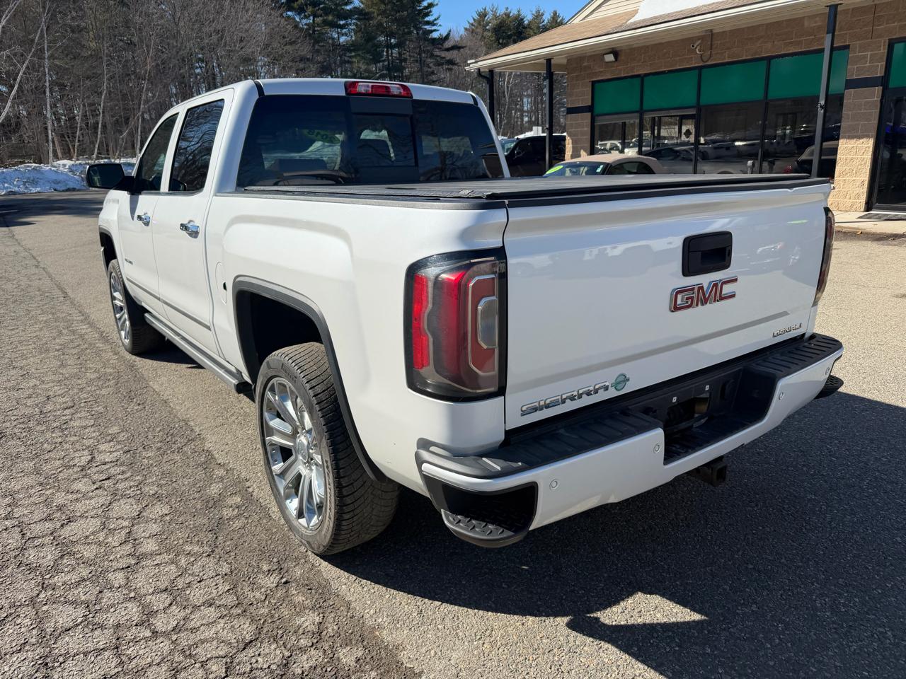 GMC Sierra 1500 4WD Crew Cab 143.5" Denali 2018