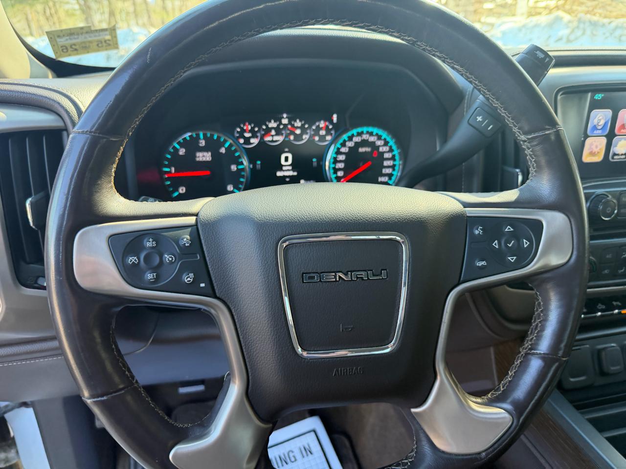 GMC Sierra 1500 4WD Crew Cab 143.5" Denali 2018