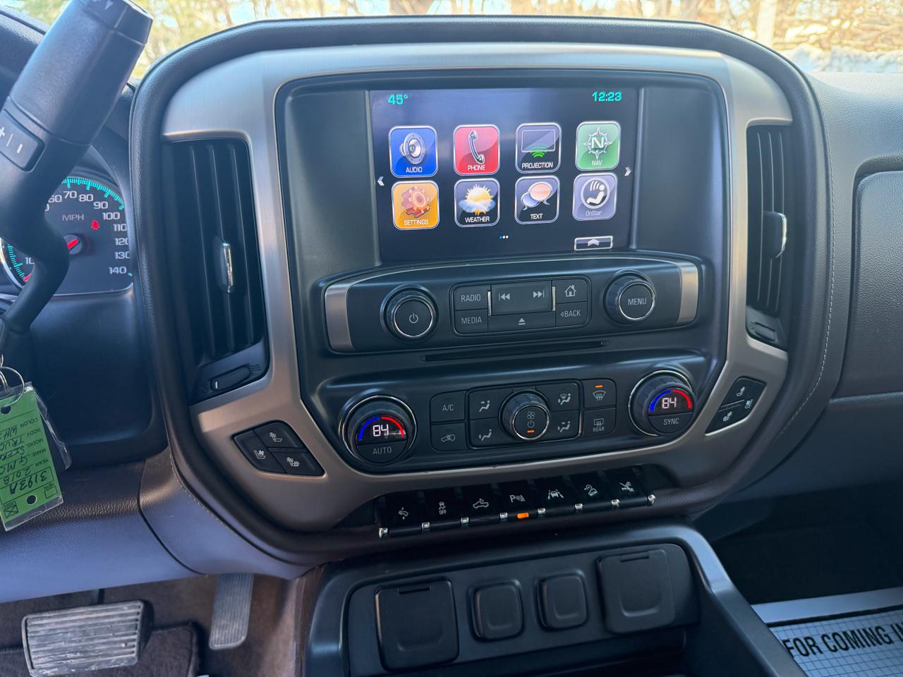 GMC Sierra 1500 4WD Crew Cab 143.5" Denali 2018