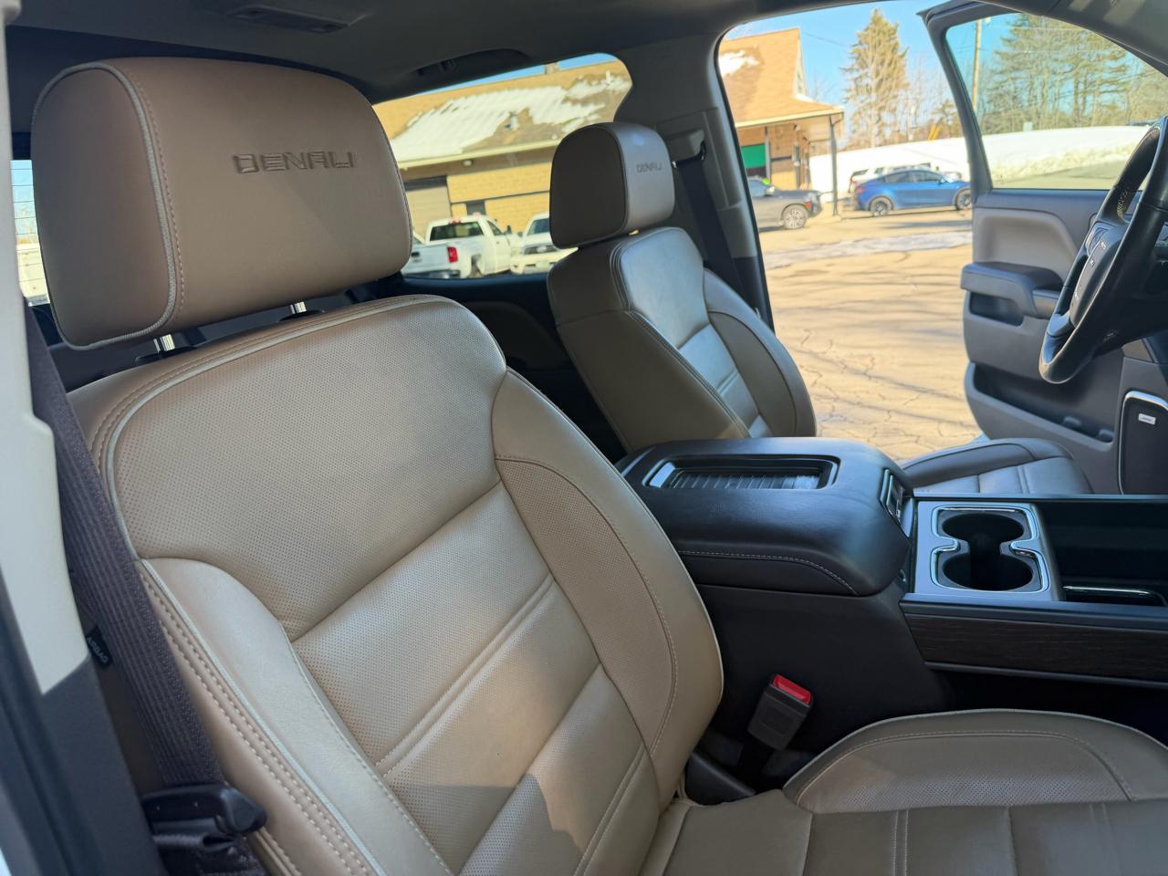 GMC Sierra 1500 4WD Crew Cab 143.5" Denali 2018