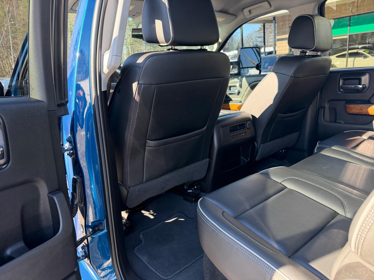 Chevrolet Silverado 2500HD 4WD Crew Cab 153.7" High Country 2019