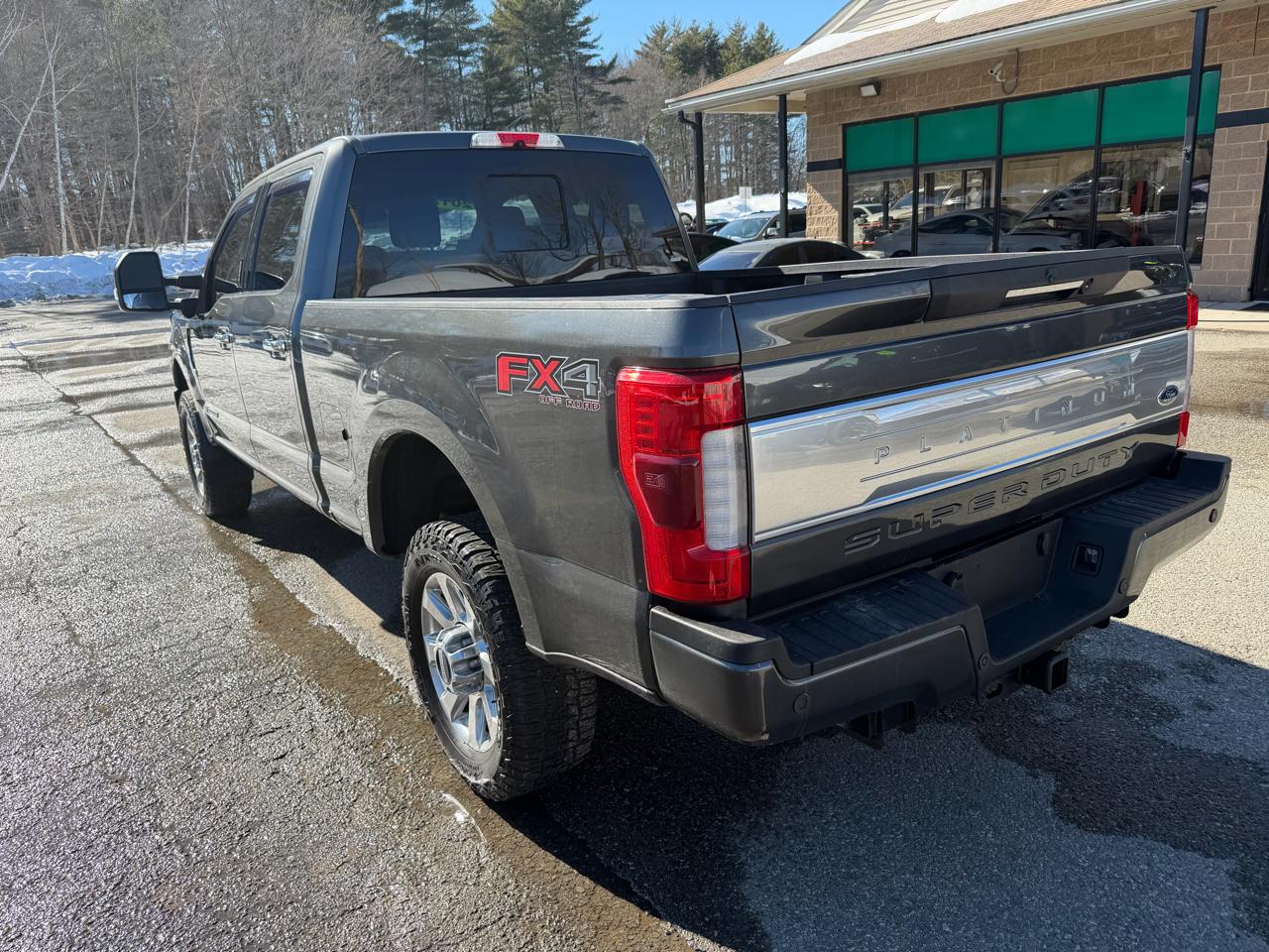 Ford Super Duty F-350 SRW Platinum 4WD Crew Cab 6.75' Box 2017