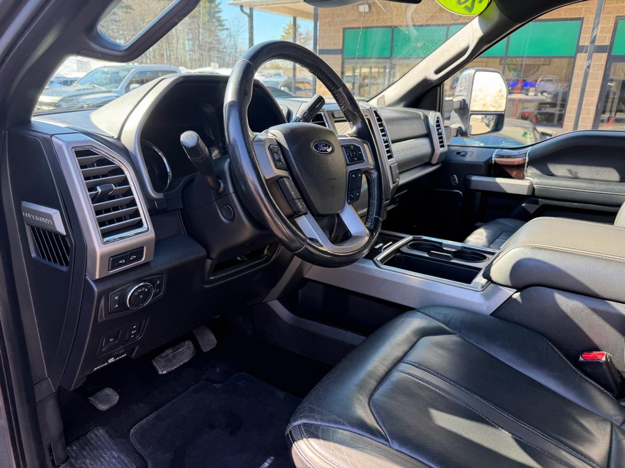 Ford Super Duty F-350 SRW Platinum 4WD Crew Cab 6.75' Box 2017