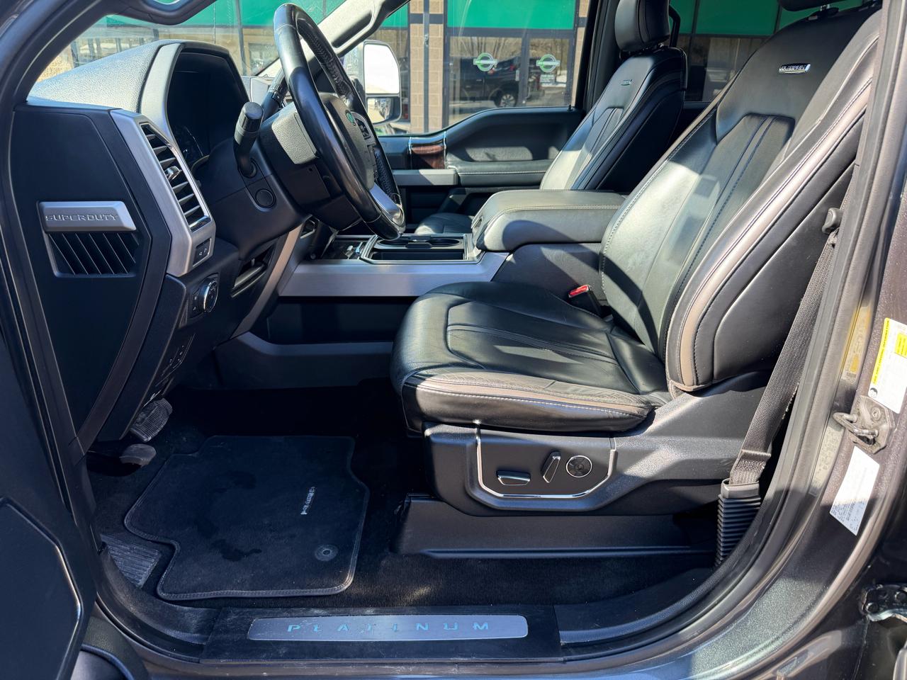 Ford Super Duty F-350 SRW Platinum 4WD Crew Cab 6.75' Box 2017
