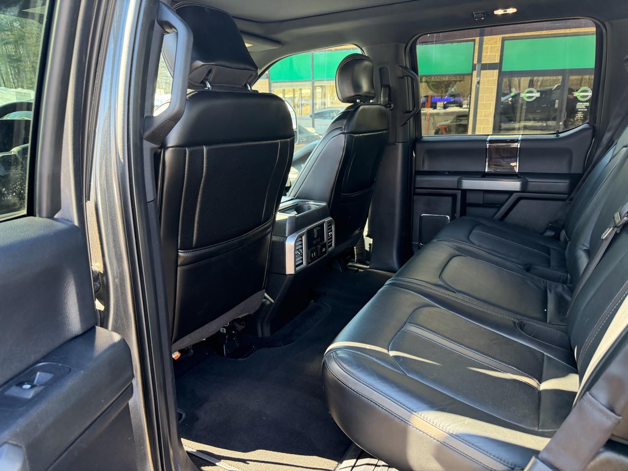 Ford Super Duty F-350 SRW Platinum 4WD Crew Cab 6.75' Box 2017