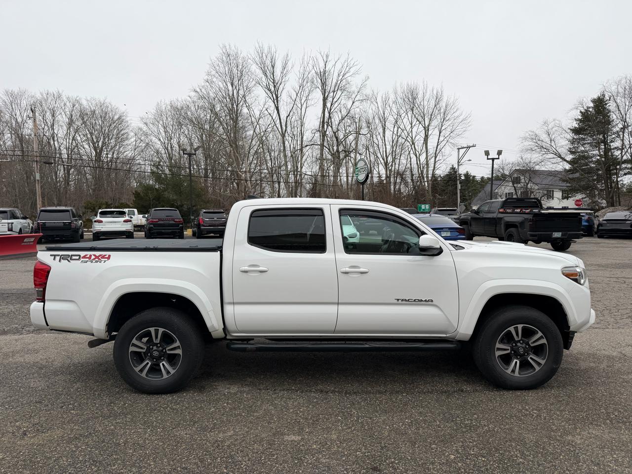 Toyota Tacoma 4WD Double Cab V6 AT TRD Sport (Natl) 2016