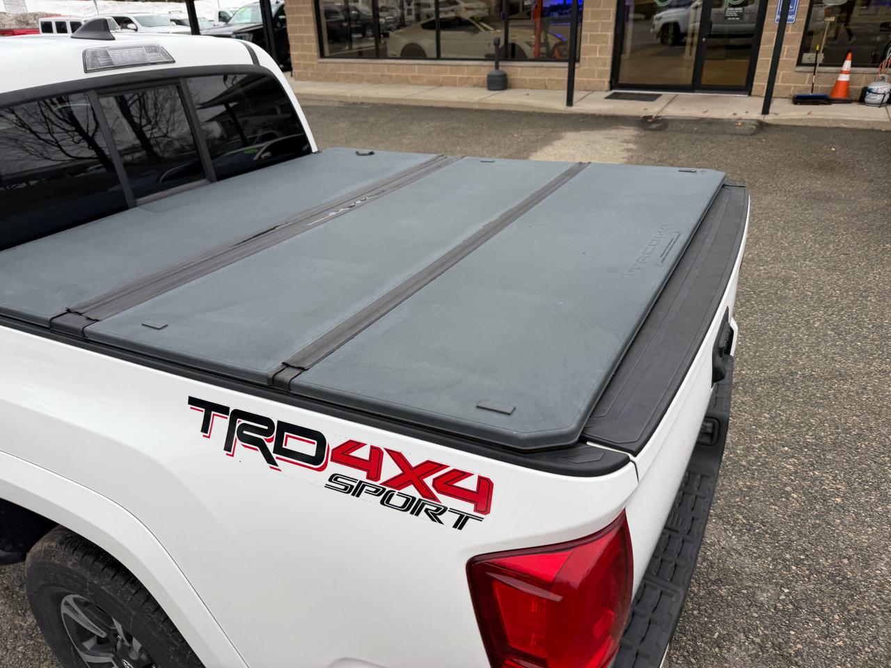 Toyota Tacoma 4WD Double Cab V6 AT TRD Sport (Natl) 2016