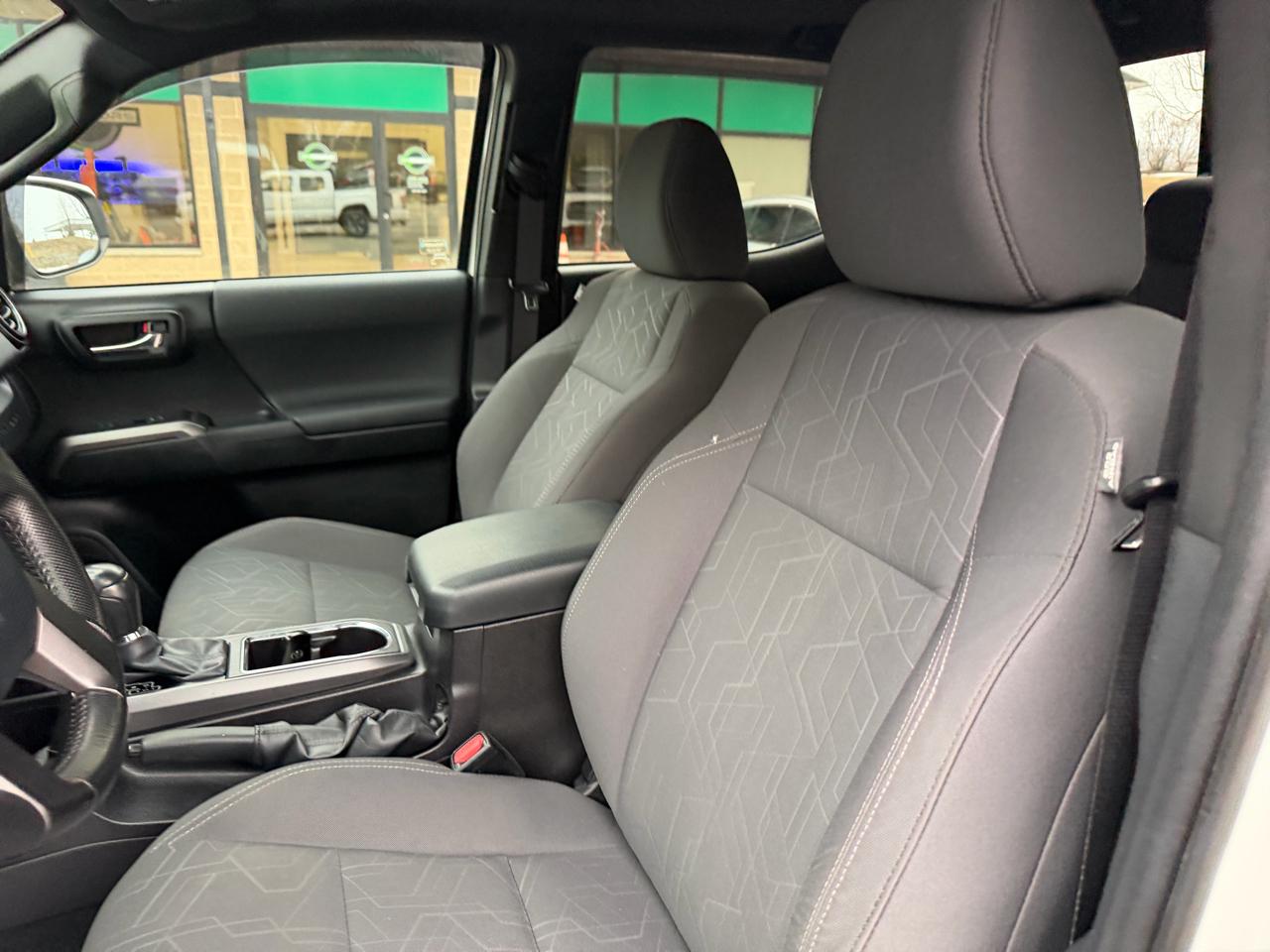 Toyota Tacoma 4WD Double Cab V6 AT TRD Sport (Natl) 2016