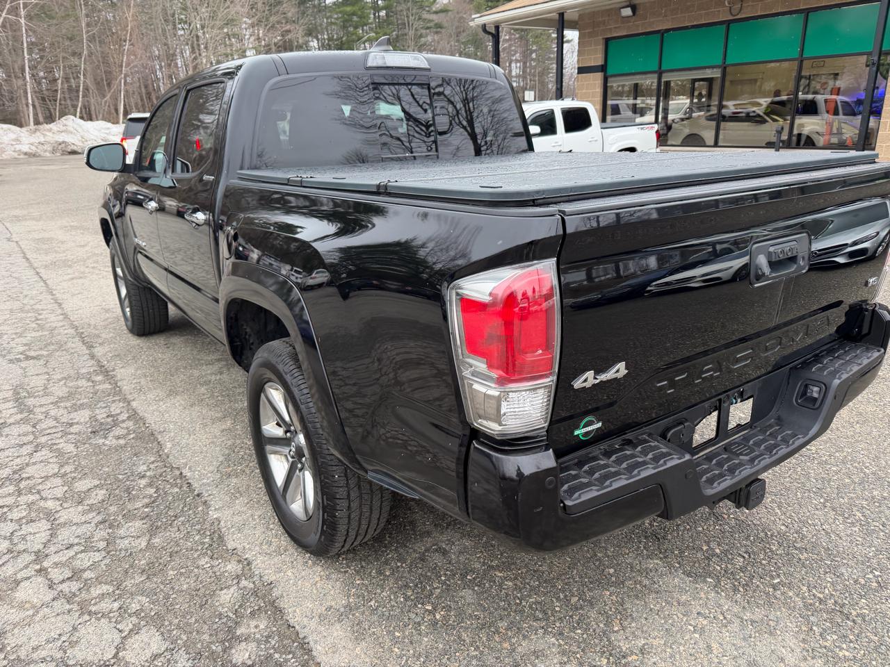 Toyota Tacoma Limited Double Cab 5' Bed V6 4x4 AT (Natl) 2017