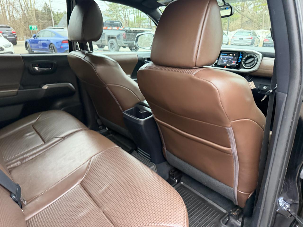 Toyota Tacoma Limited Double Cab 5' Bed V6 4x4 AT (Natl) 2017