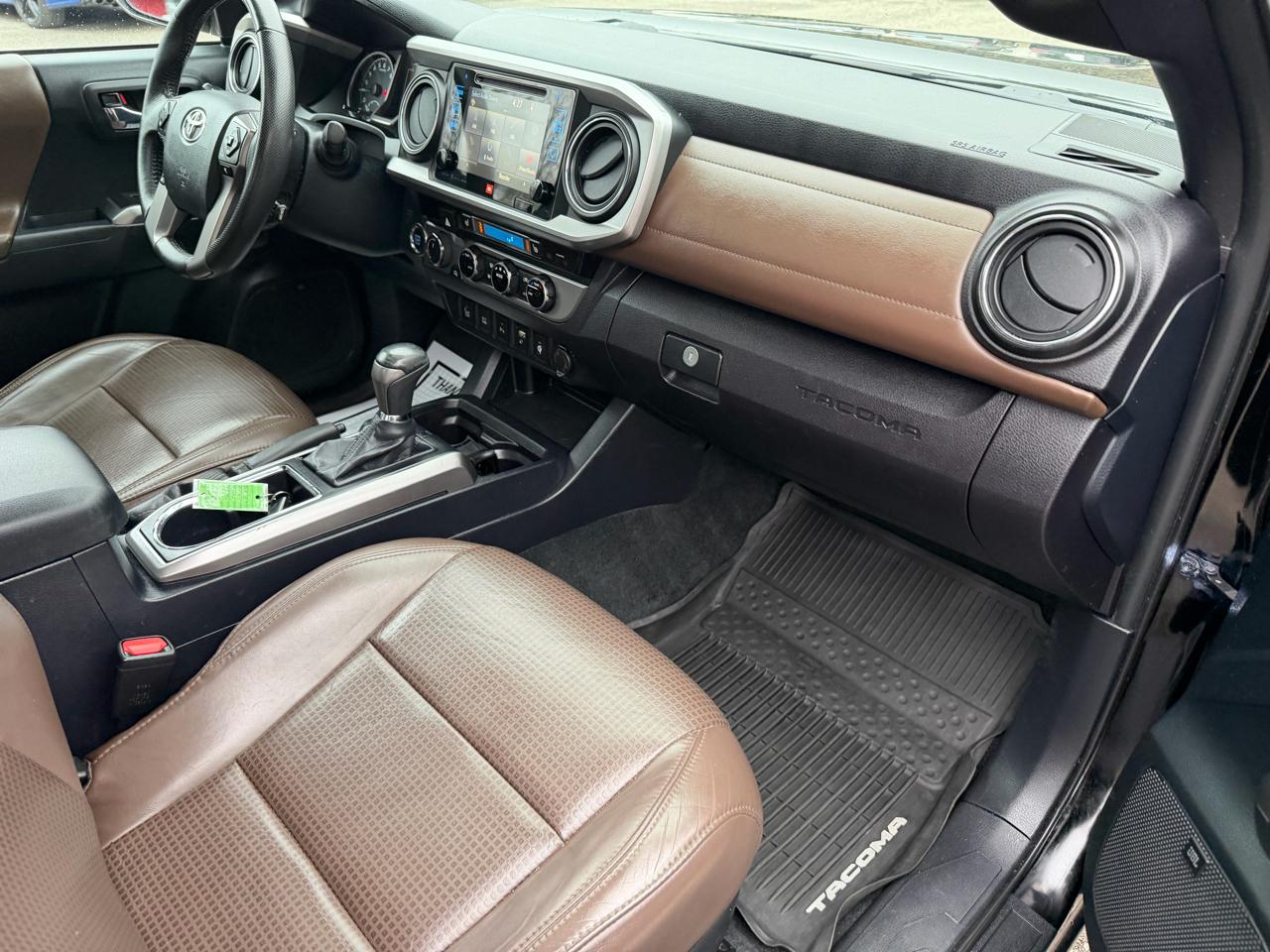 Toyota Tacoma Limited Double Cab 5' Bed V6 4x4 AT (Natl) 2017