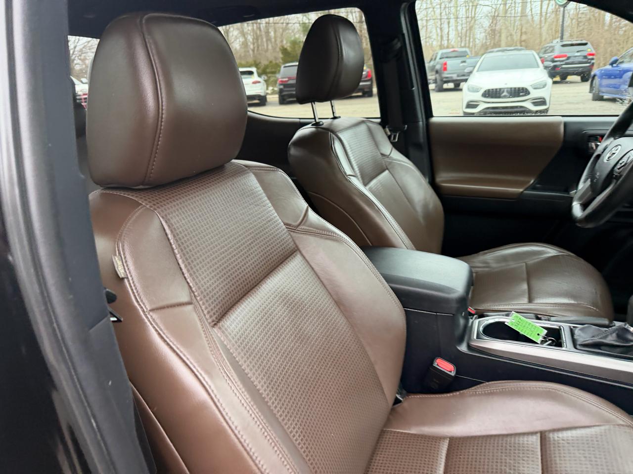 Toyota Tacoma Limited Double Cab 5' Bed V6 4x4 AT (Natl) 2017