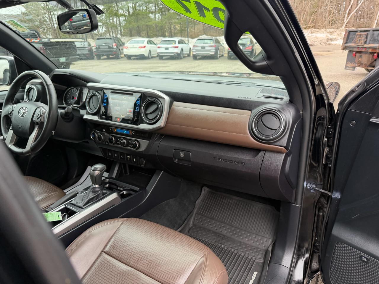 Toyota Tacoma Limited Double Cab 5' Bed V6 4x4 AT (Natl) 2017