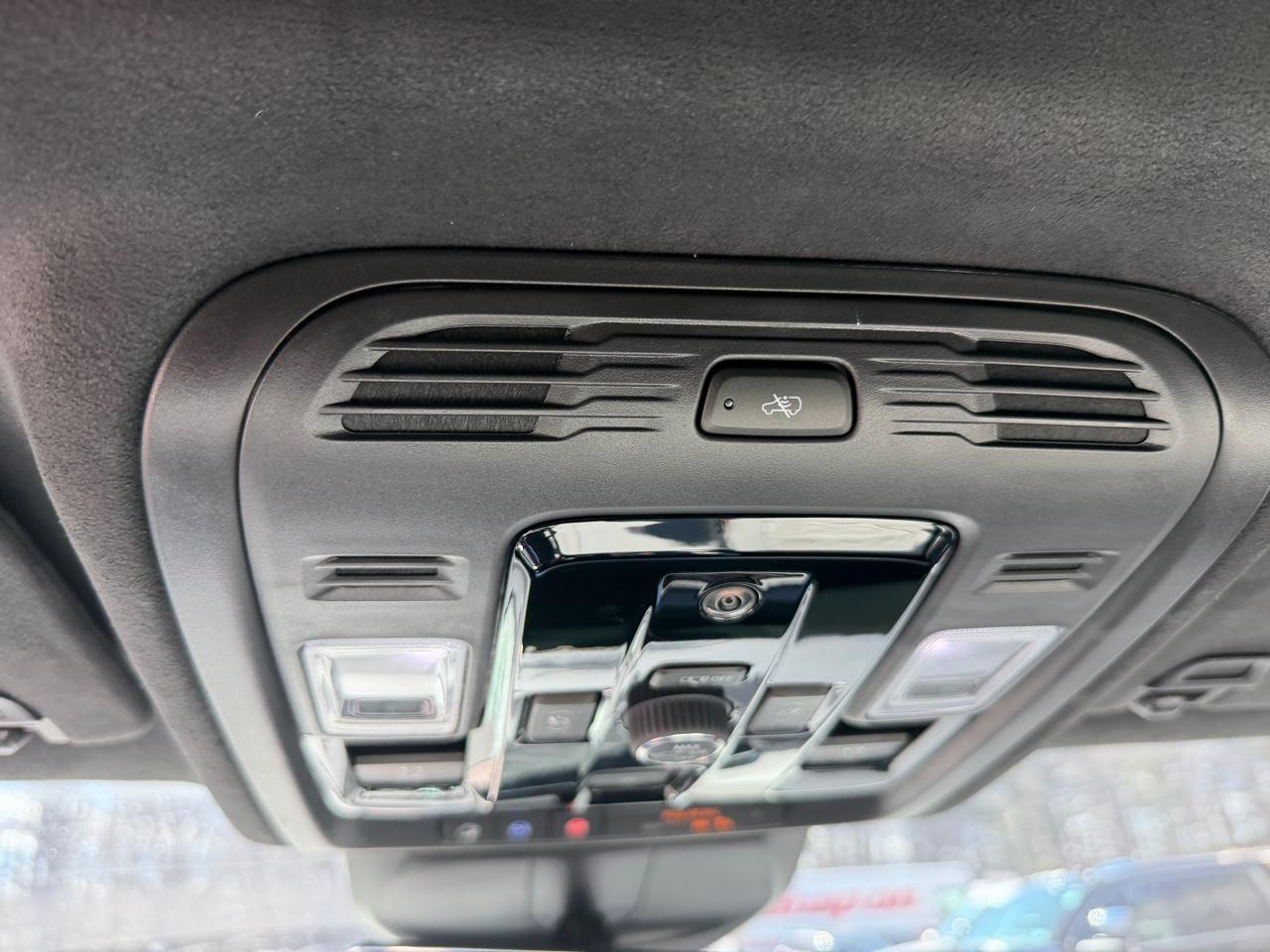 Cadillac Escalade AWD 4dr V-Series 2025