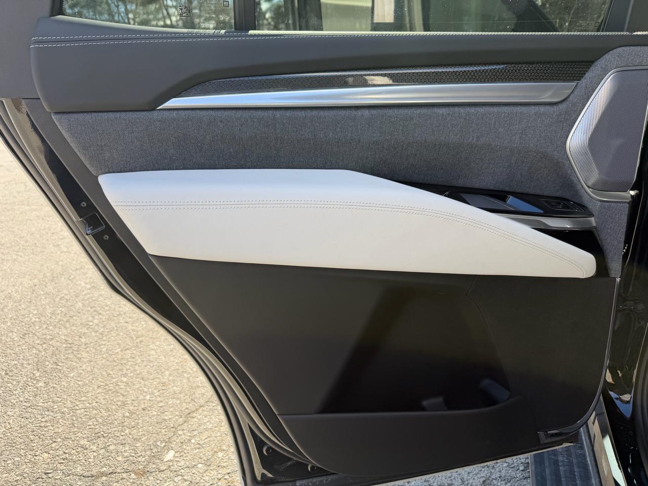 Cadillac Escalade AWD 4dr V-Series 2025