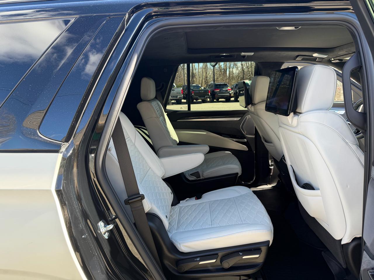 Cadillac Escalade AWD 4dr V-Series 2025