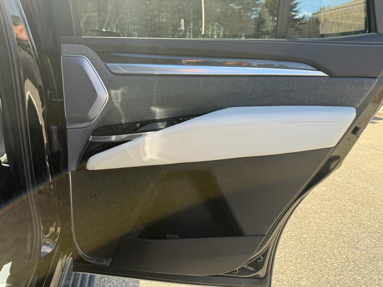 Cadillac Escalade AWD 4dr V-Series 2025