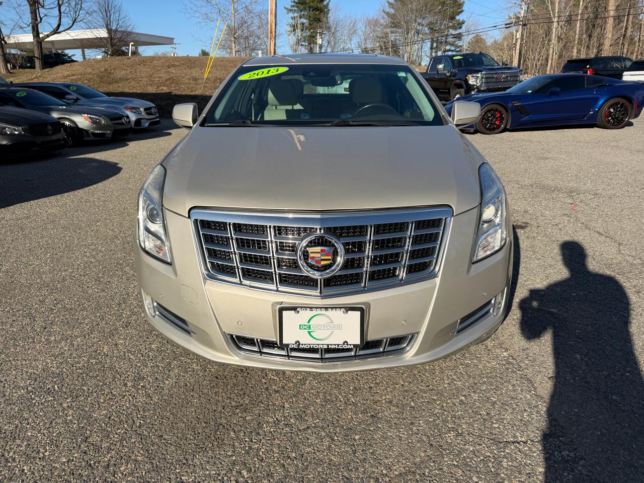 Cadillac XTS 4dr Sdn Luxury FWD 2013