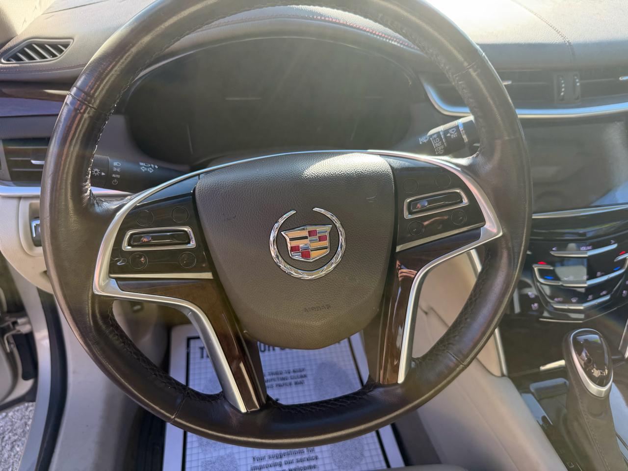 Cadillac XTS 4dr Sdn Luxury FWD 2013