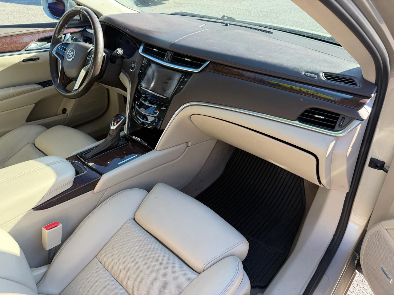 Cadillac XTS 4dr Sdn Luxury FWD 2013