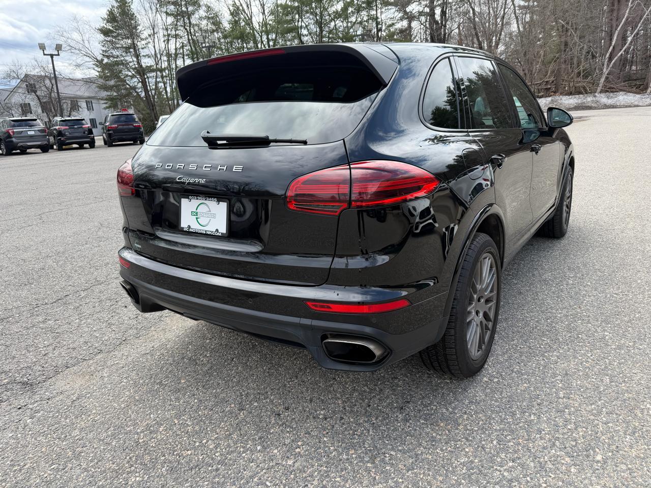 View vehicle photo 6