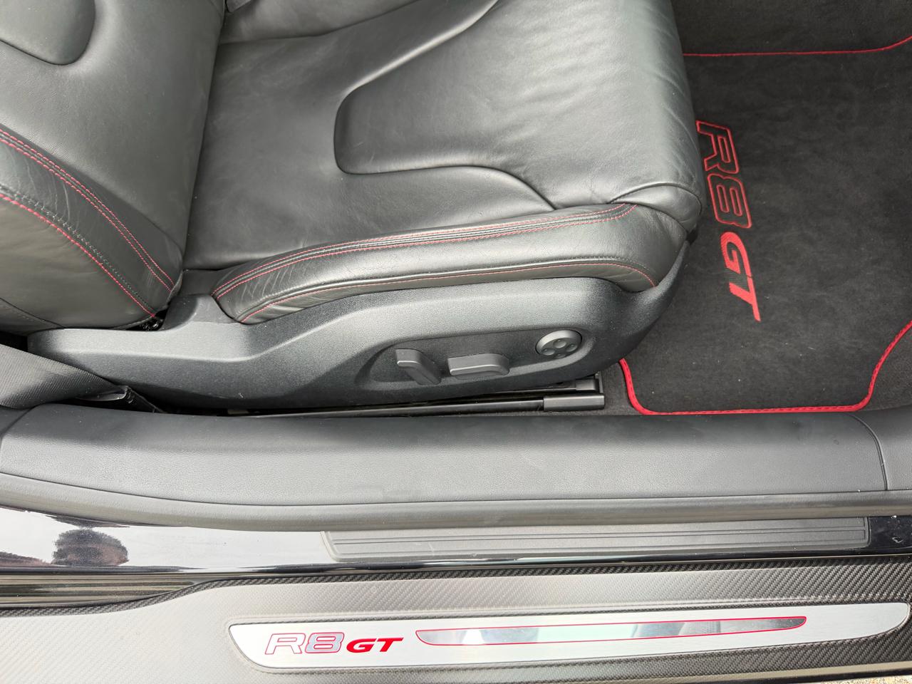 Audi R8 2dr Conv Auto quattro Spyder 5.2L GT 2012