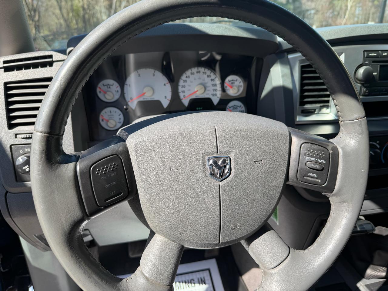 Dodge Ram 2500 4WD Quad Cab 140.5" SLT 2007