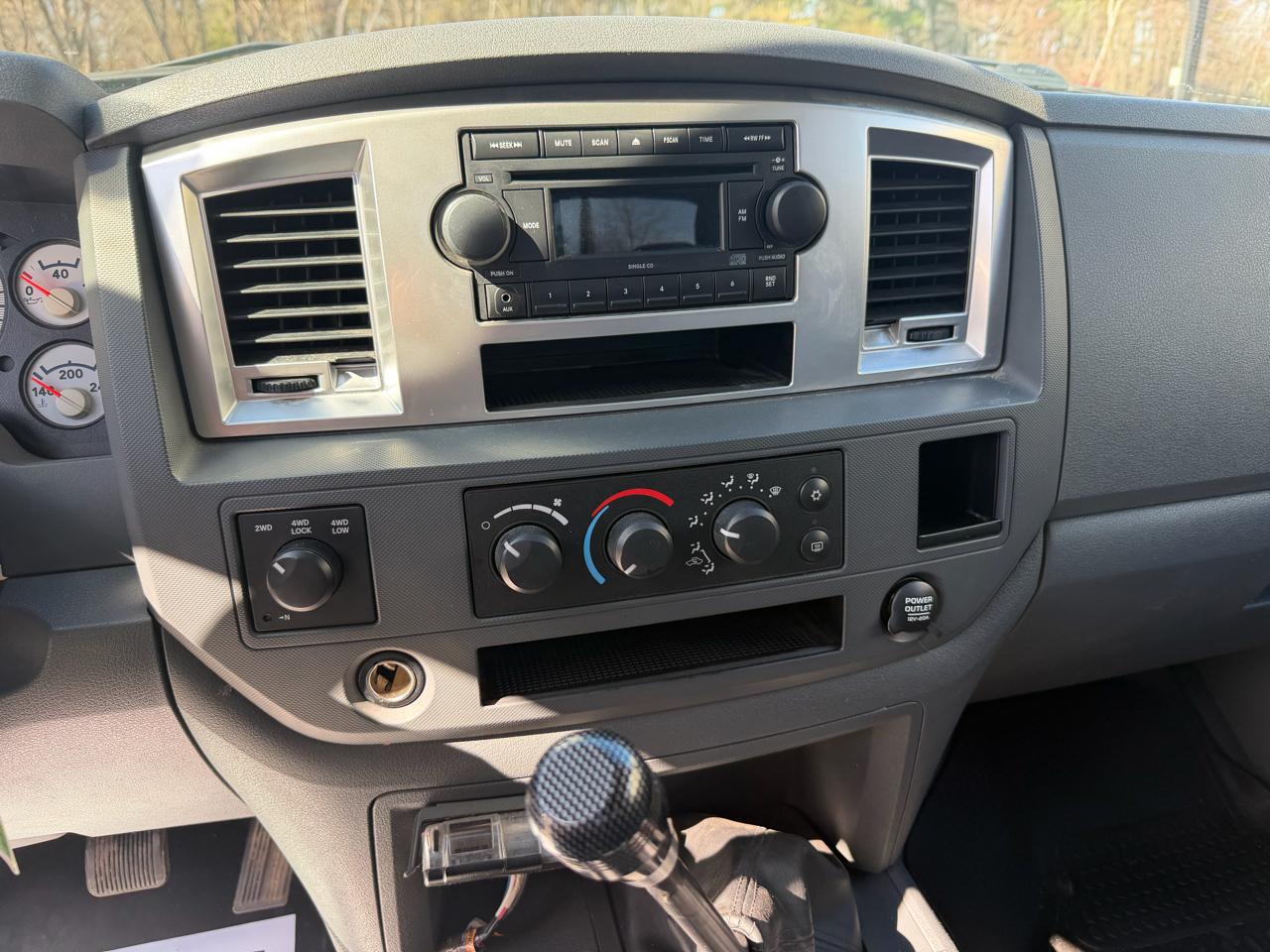 Dodge Ram 2500 4WD Quad Cab 140.5" SLT 2007