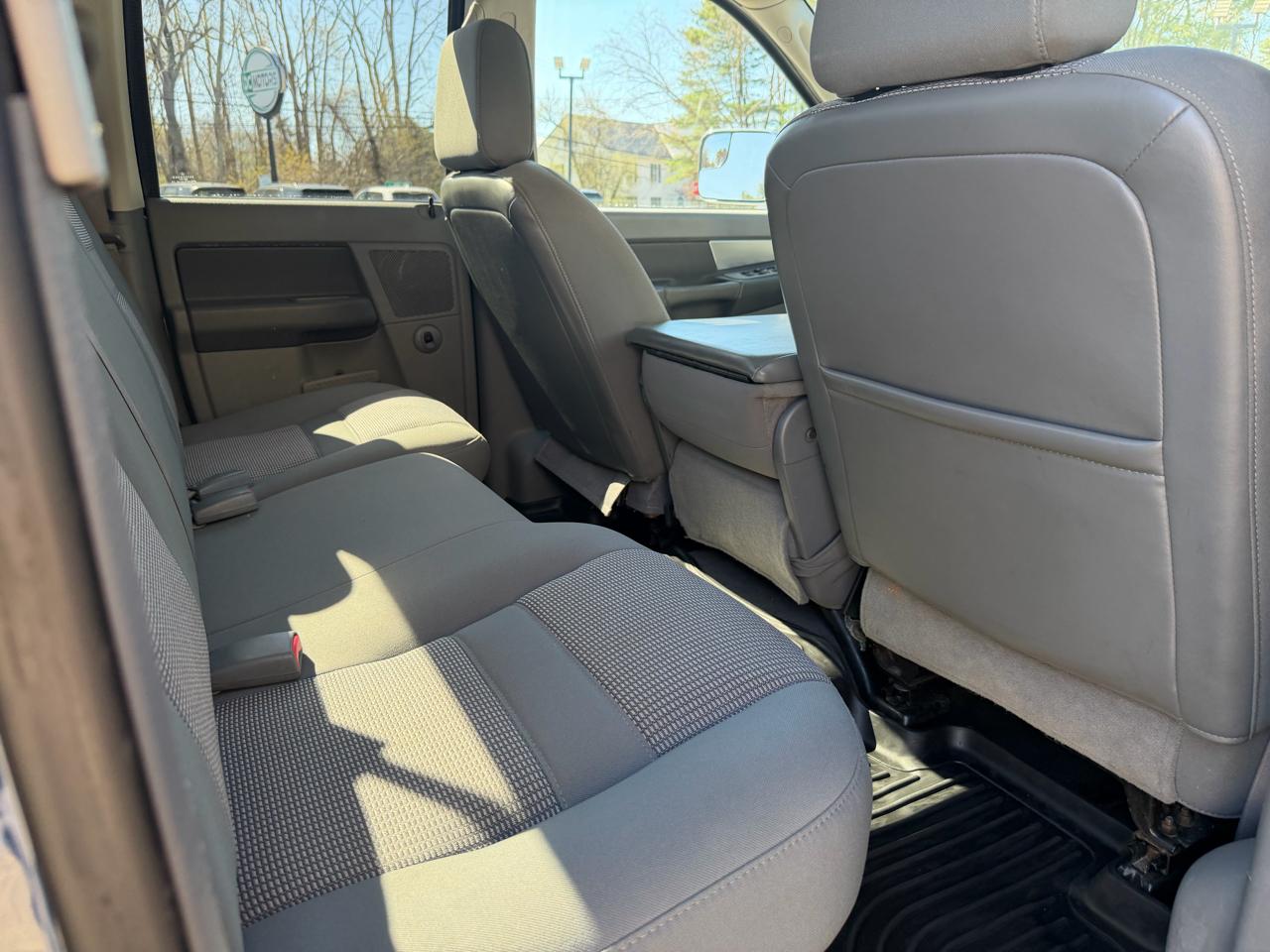 Dodge Ram 2500 4WD Quad Cab 140.5" SLT 2007