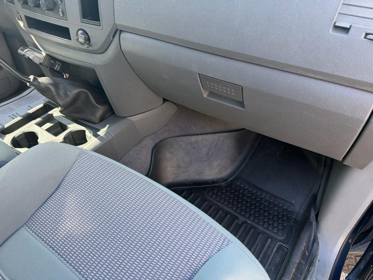 Dodge Ram 2500 4WD Quad Cab 140.5" SLT 2007