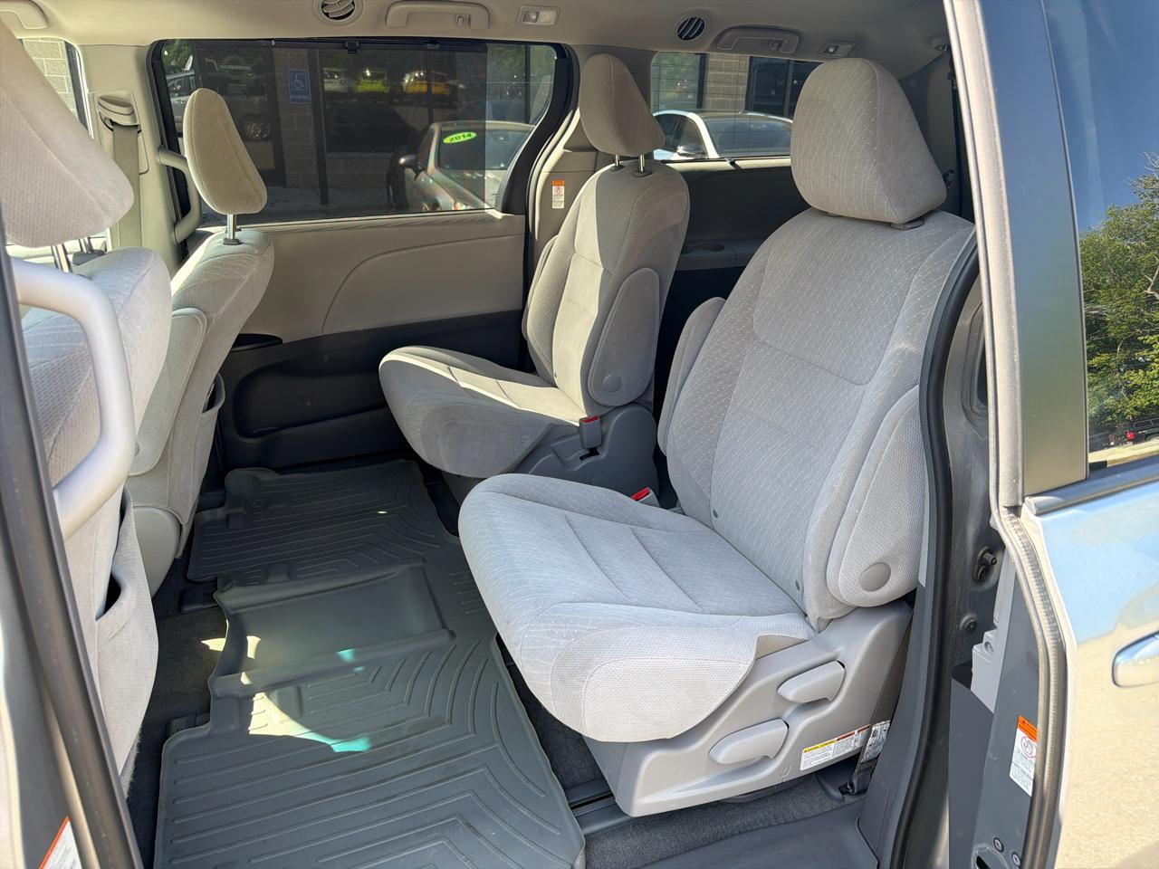 Toyota Sienna LE AWD 7-Passenger (Natl) 2017