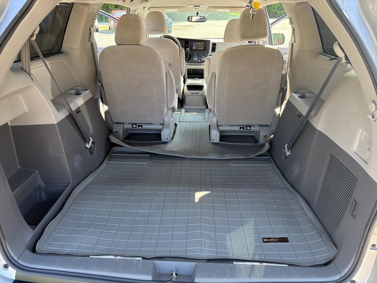 Toyota Sienna LE AWD 7-Passenger (Natl) 2017