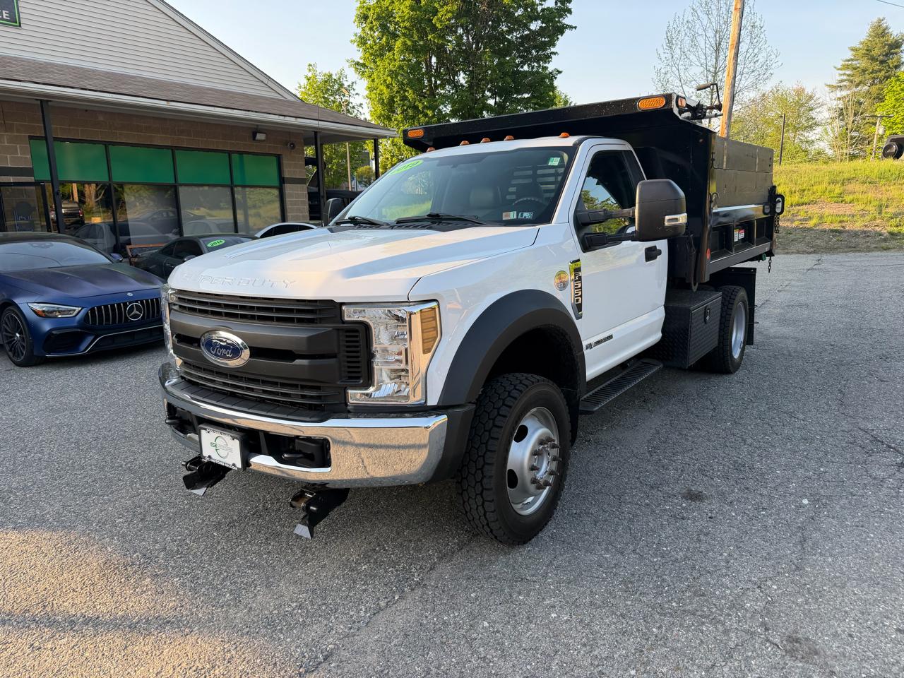 Ford Super Duty F-550 DRW XLT 4WD Reg Cab 145" WB 60" CA 2019