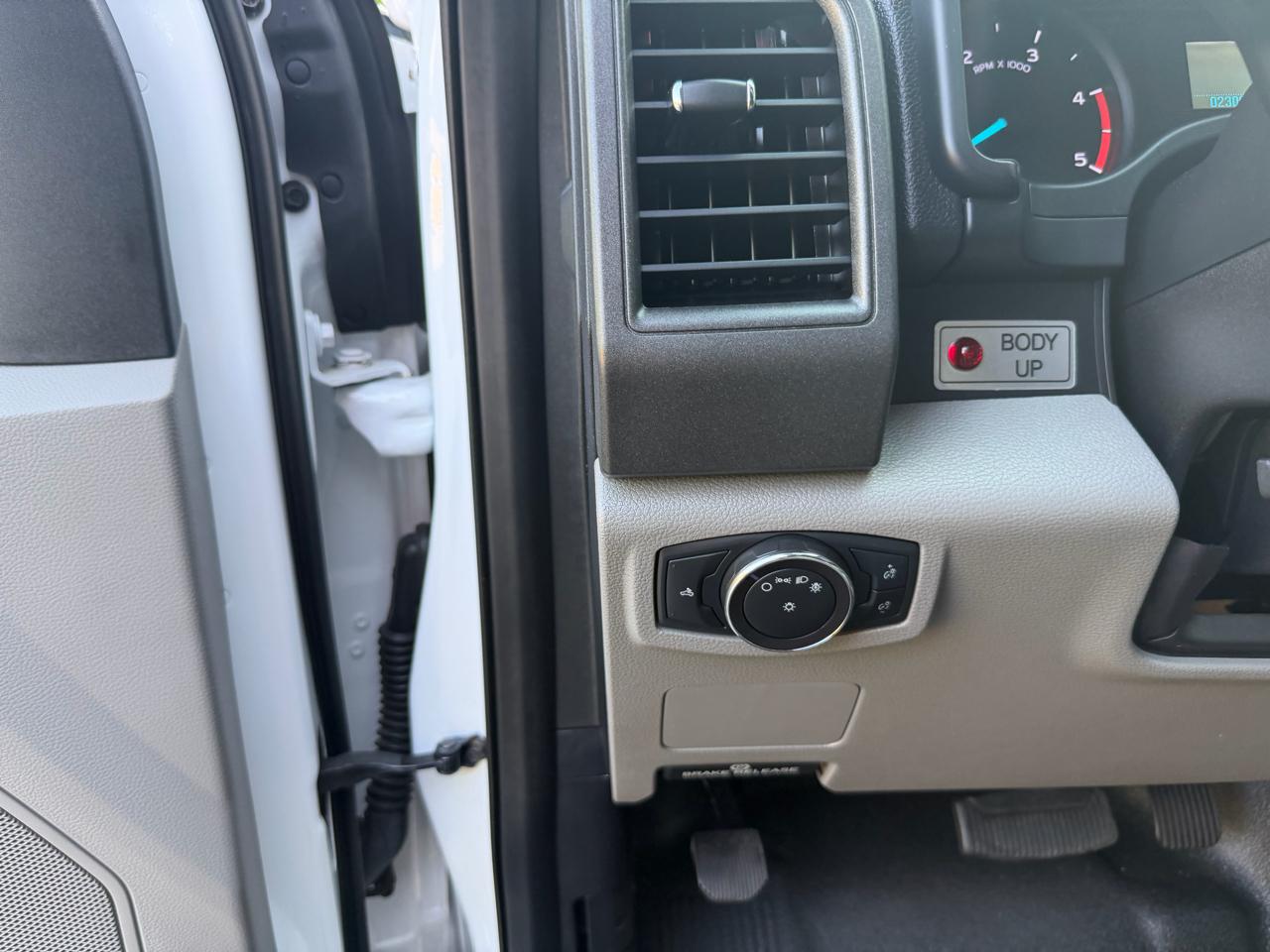 Ford Super Duty F-550 DRW XLT 4WD Reg Cab 145" WB 60" CA 2019