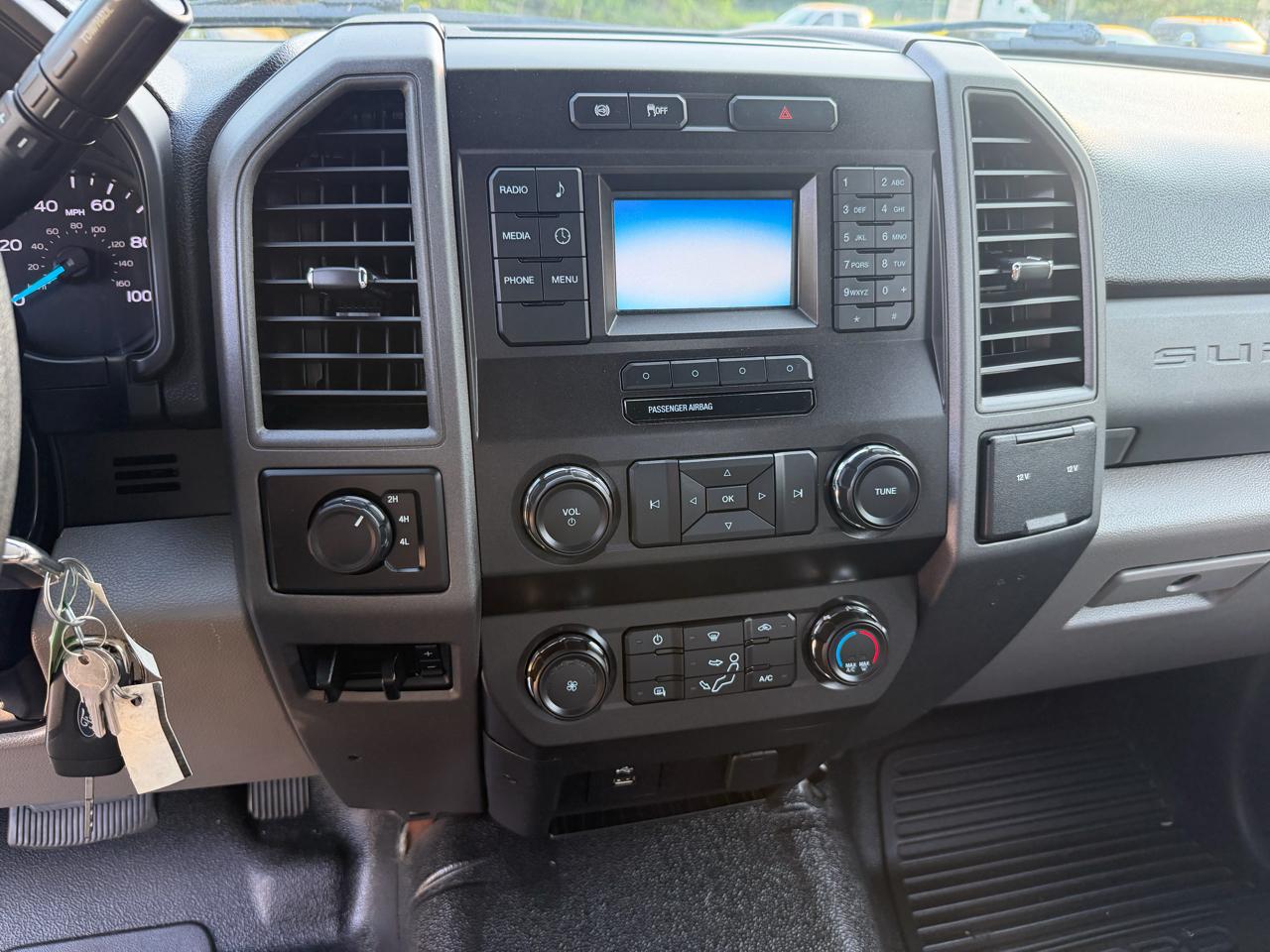 Ford Super Duty F-550 DRW XLT 4WD Reg Cab 145" WB 60" CA 2019