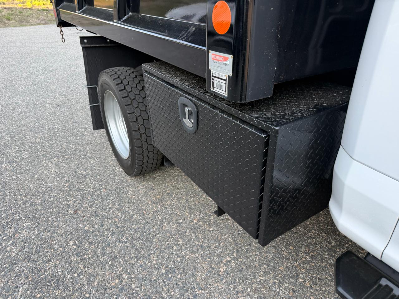 Ford Super Duty F-550 DRW XLT 4WD Reg Cab 145" WB 60" CA 2019