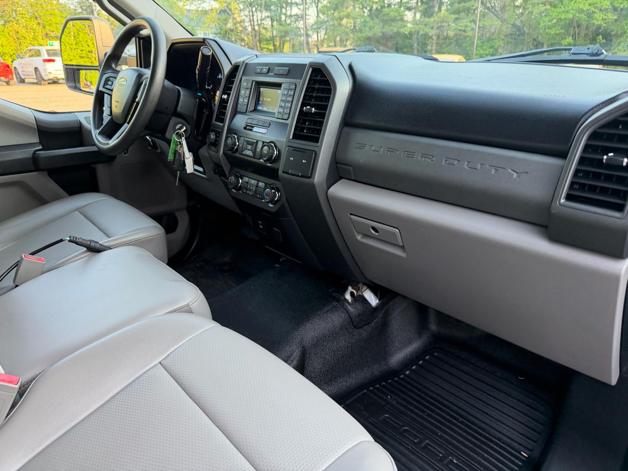 Ford Super Duty F-550 DRW XLT 4WD Reg Cab 145" WB 60" CA 2019