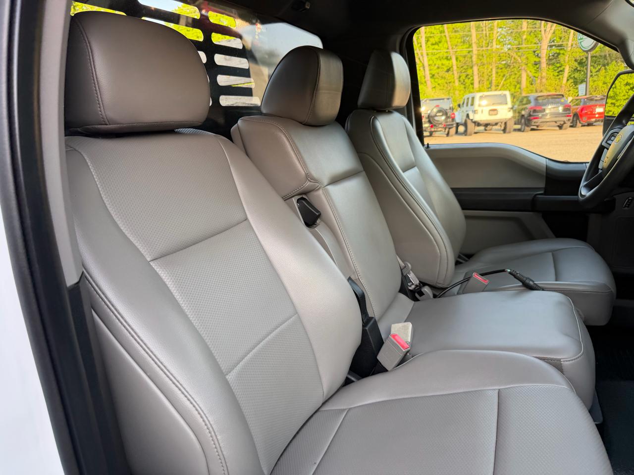 Ford Super Duty F-550 DRW XLT 4WD Reg Cab 145" WB 60" CA 2019