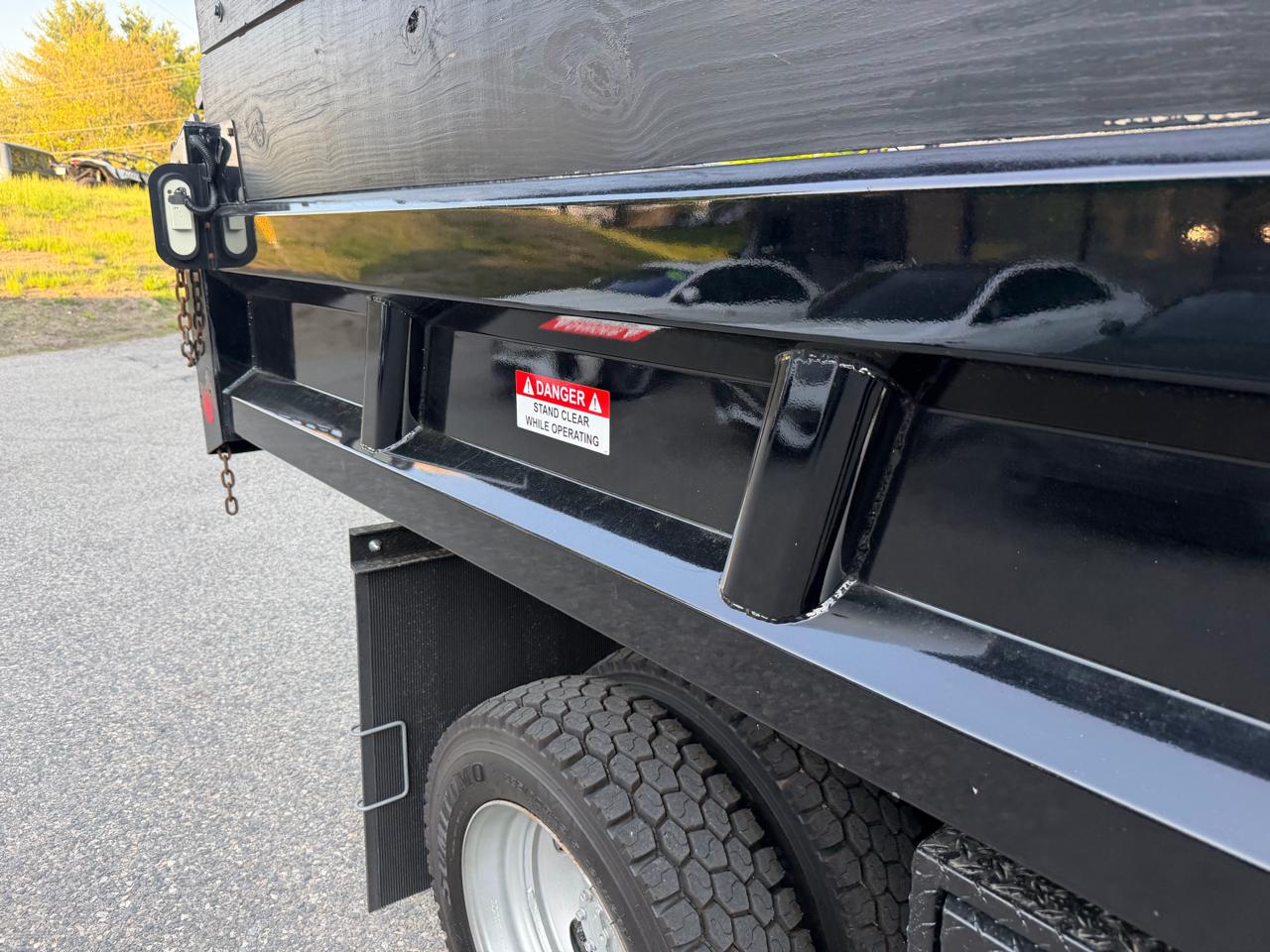 Ford Super Duty F-550 DRW XLT 4WD Reg Cab 145" WB 60" CA 2019