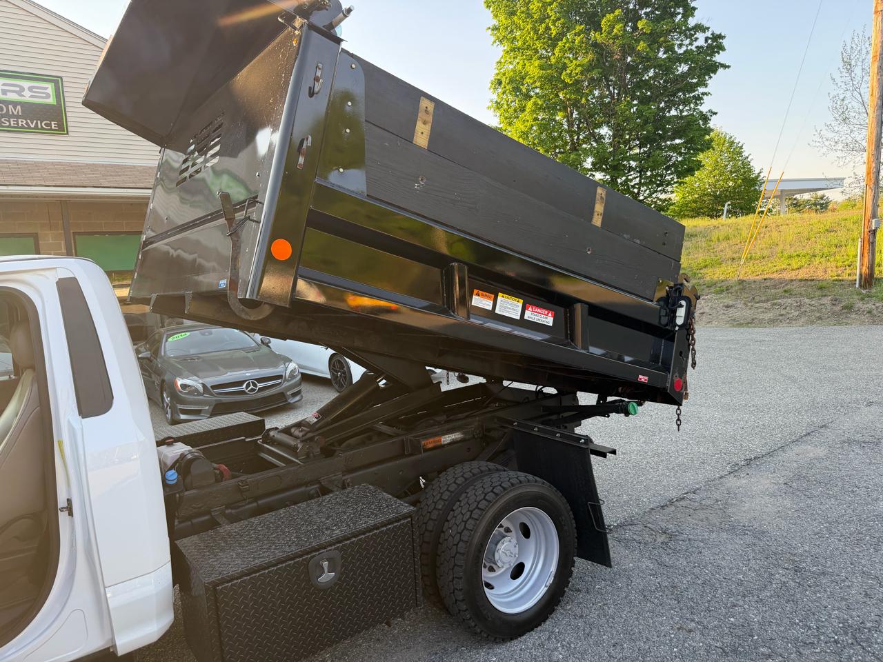 Ford Super Duty F-550 DRW XLT 4WD Reg Cab 145" WB 60" CA 2019