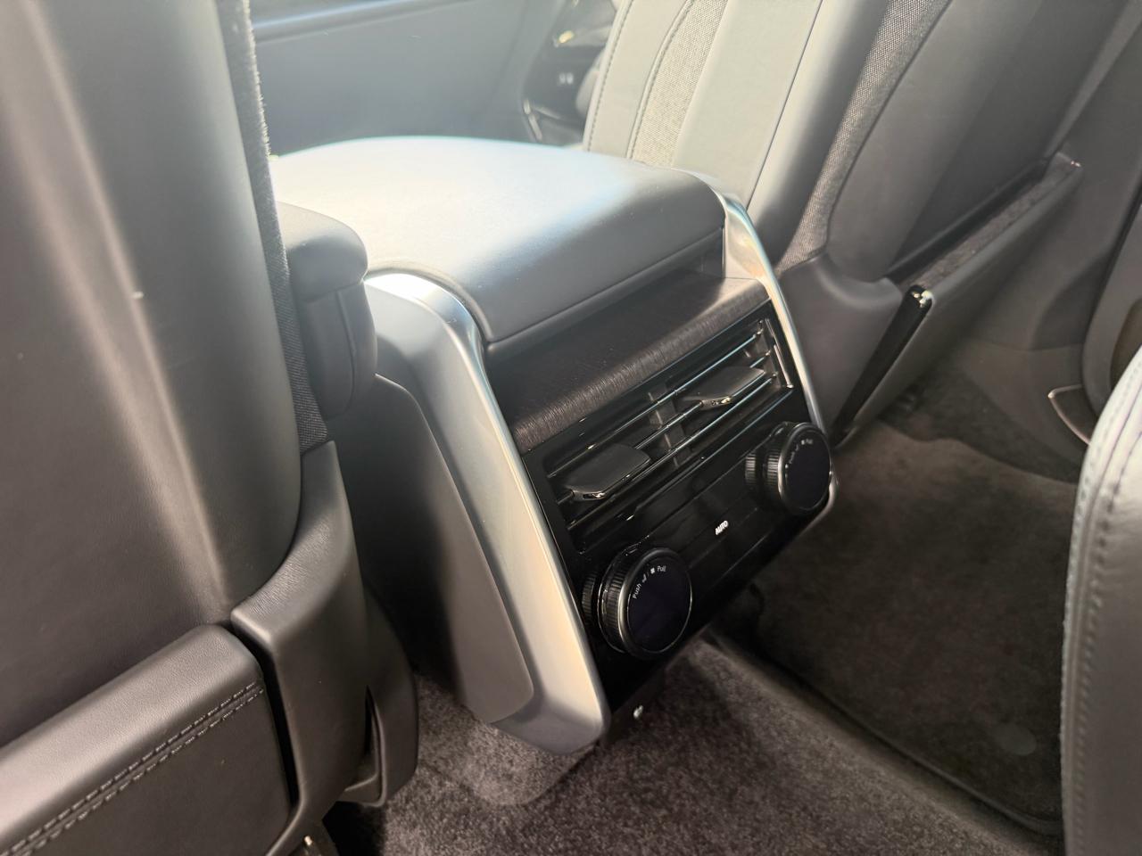 Land Rover Range Rover SV SWB 2023